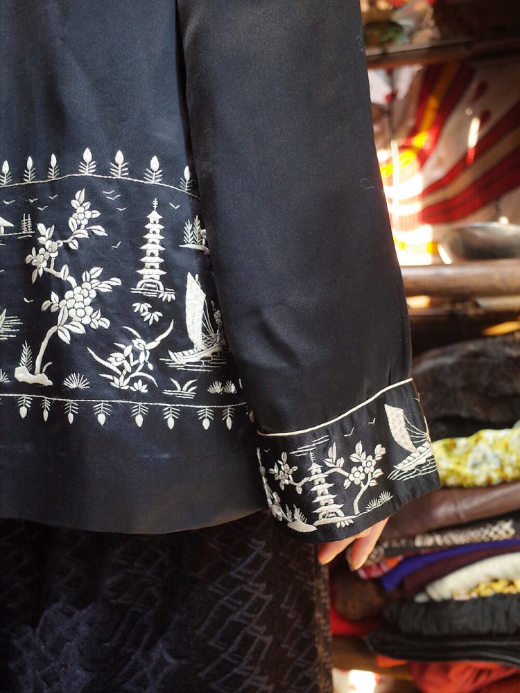 c.1940s Chinese Embroidery Silk Gown