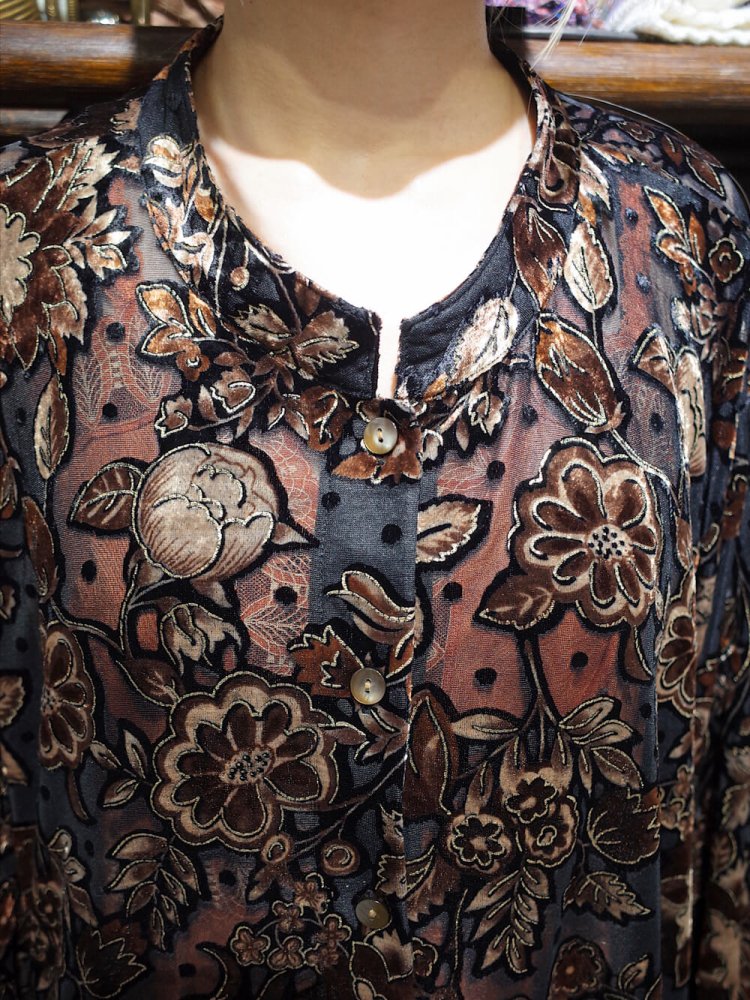 Velvet  Sheer Flower Big Silhouette China Shirt