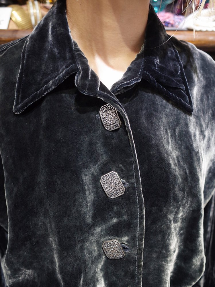 Deep Gray Velvet Shape Silhouette Shirt