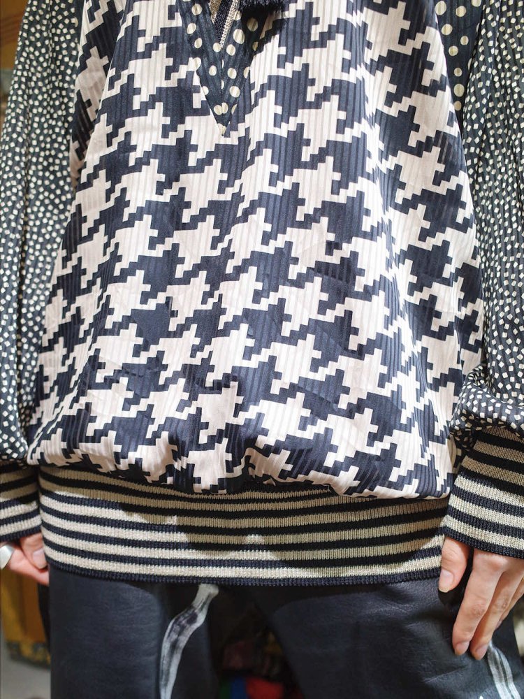 Geometric Pullover Tops