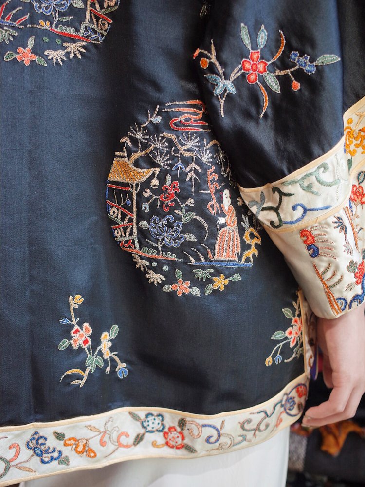 c.1930s Chinese Embroidery Silk Gown