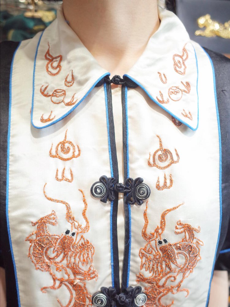 c.1950s Chinese Embroidery Dragon Silk Set up