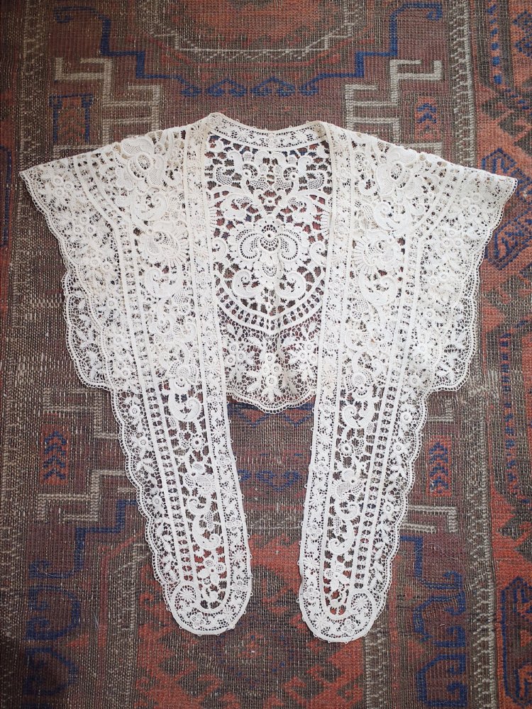 Victorian Antique Lace Sailor Collar