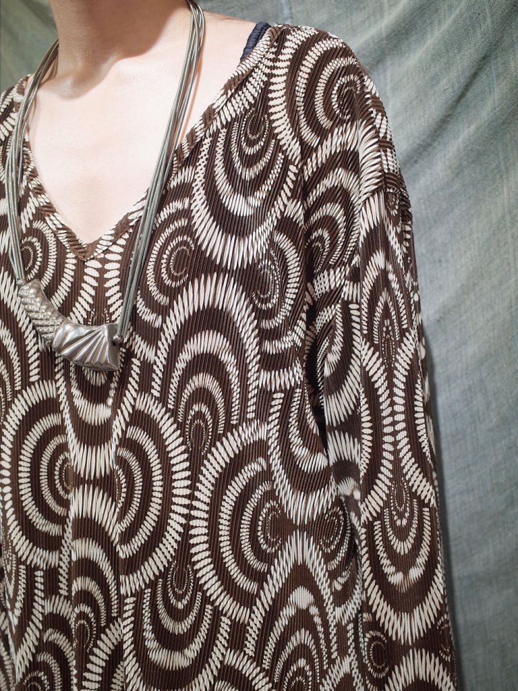 Psychedelic Pattern Pleats Tops