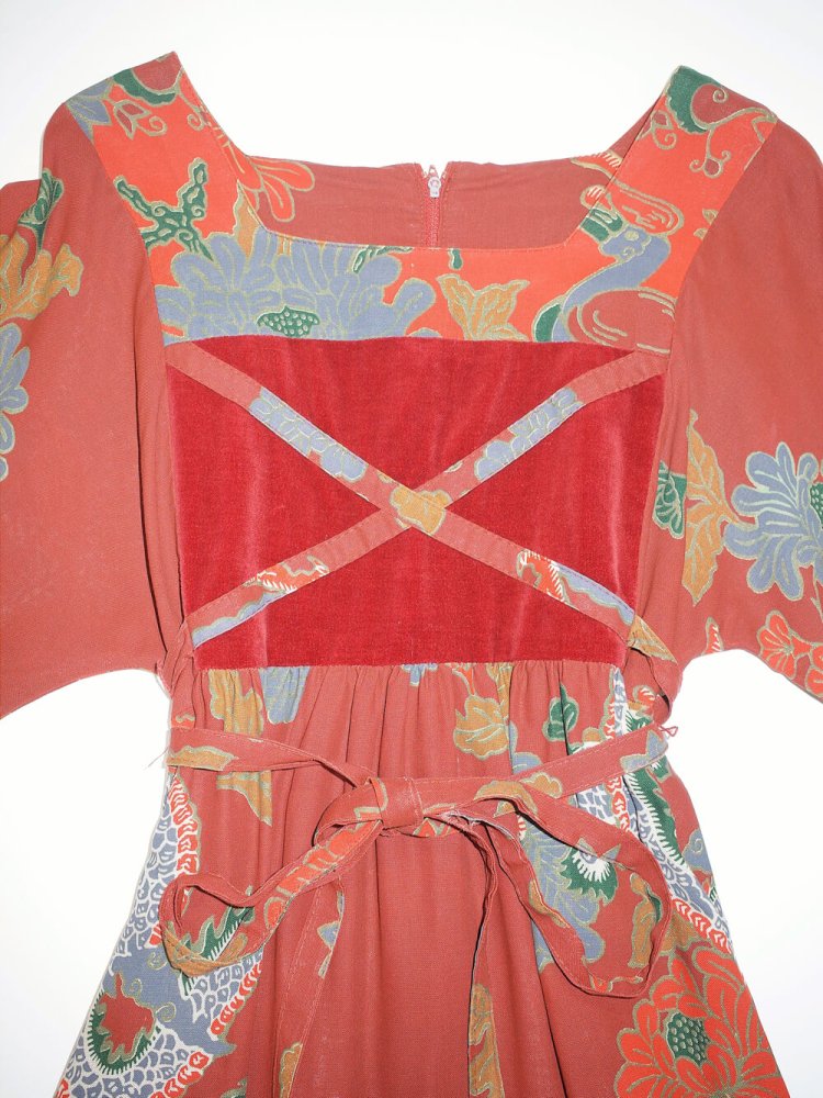 c.1970s Oriental Dragon & Bird Square Neck Dress