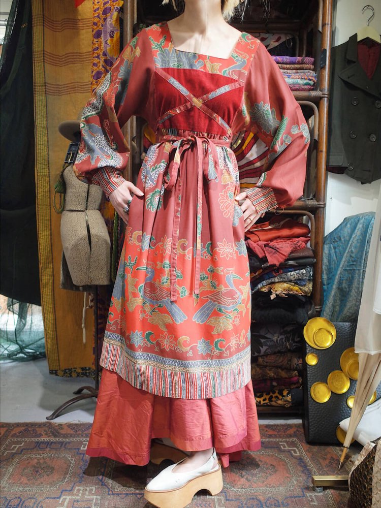 c.1970s Oriental Dragon & Bird Square Neck Dress