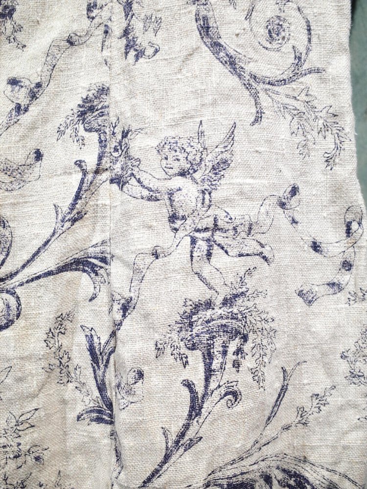 Angel French Wall Pattern Linen Vest