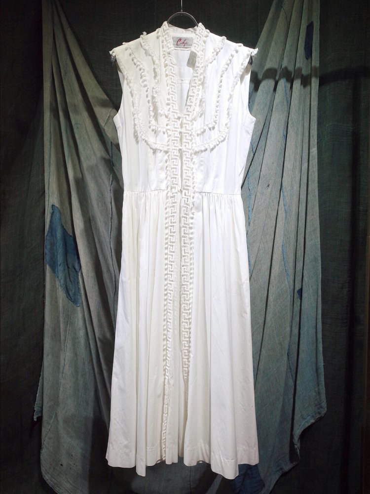 c.1950s Embroidery White Dress