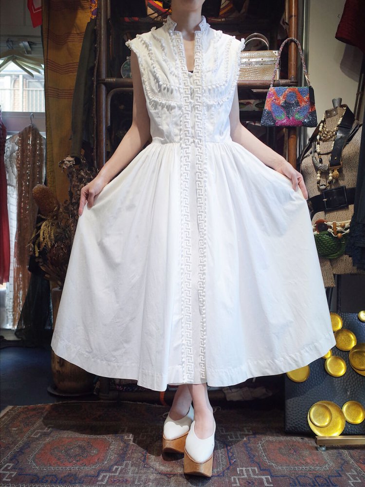 c.1950s Embroidery White Dress