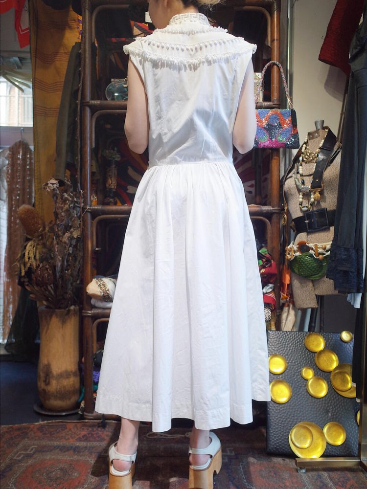 c.1950s Embroidery White Dress