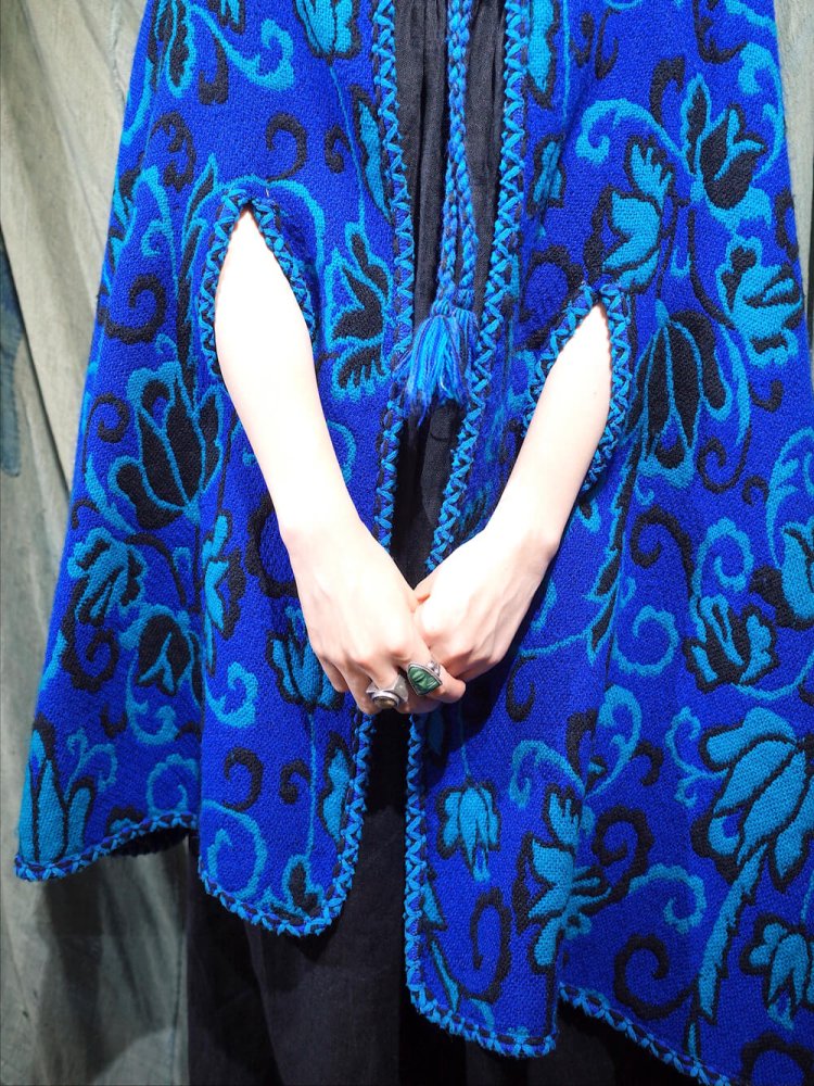 c.1960s Blue Flower Woven Cape