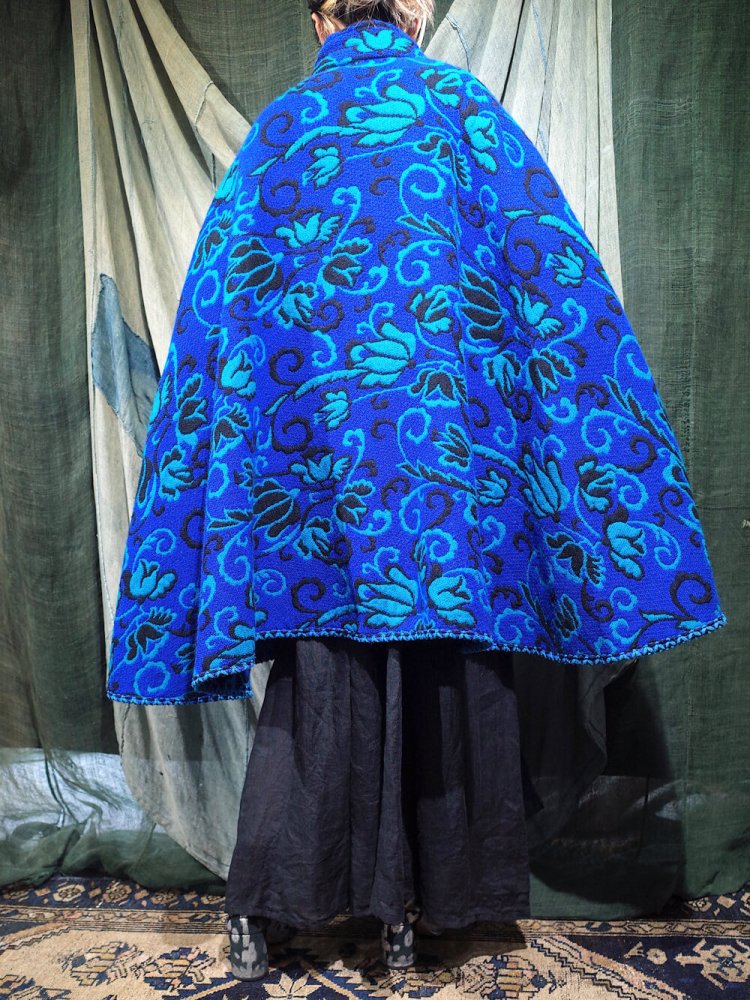 c.1960s Blue Flower Woven Cape