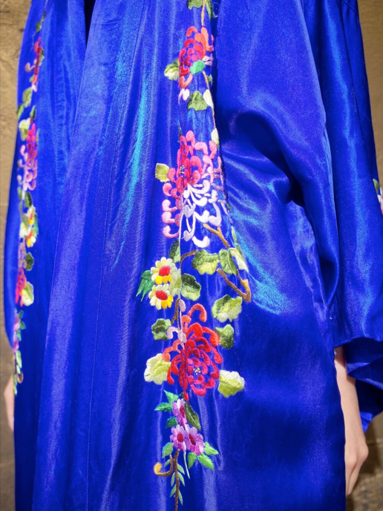 Beautiful Chinese Embroidery Silk Long Gown