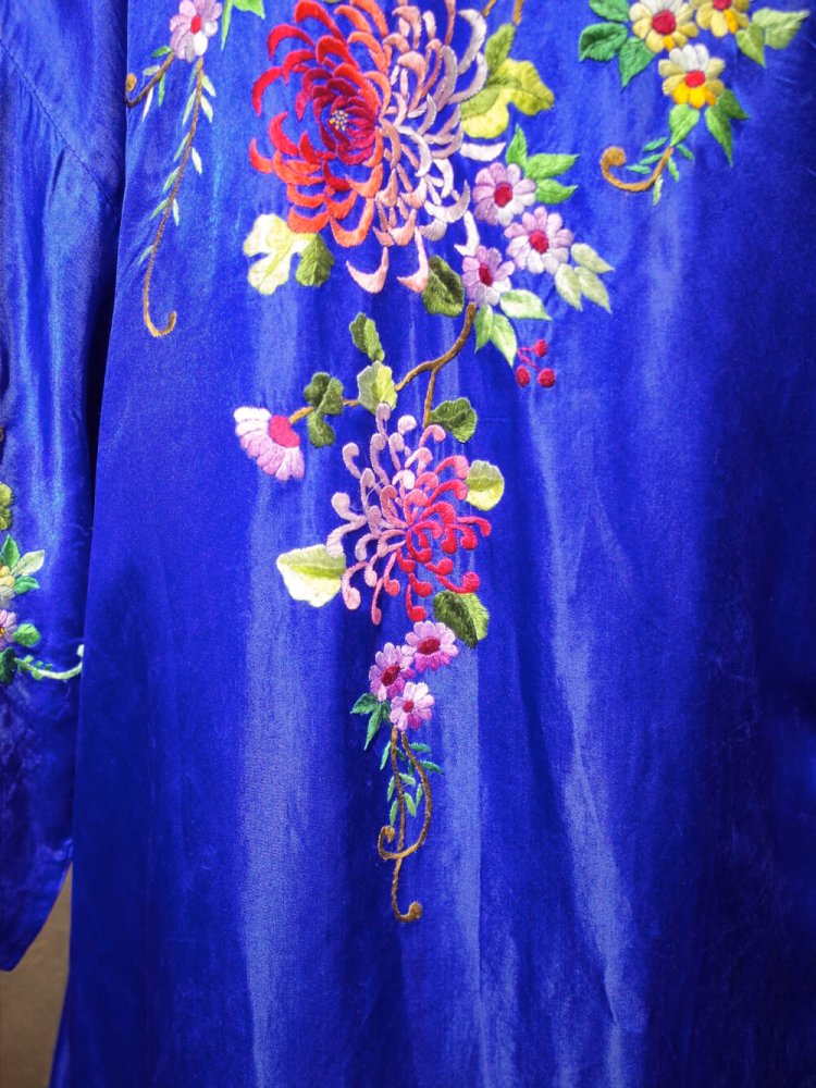 Beautiful Chinese Embroidery Silk Long Gown