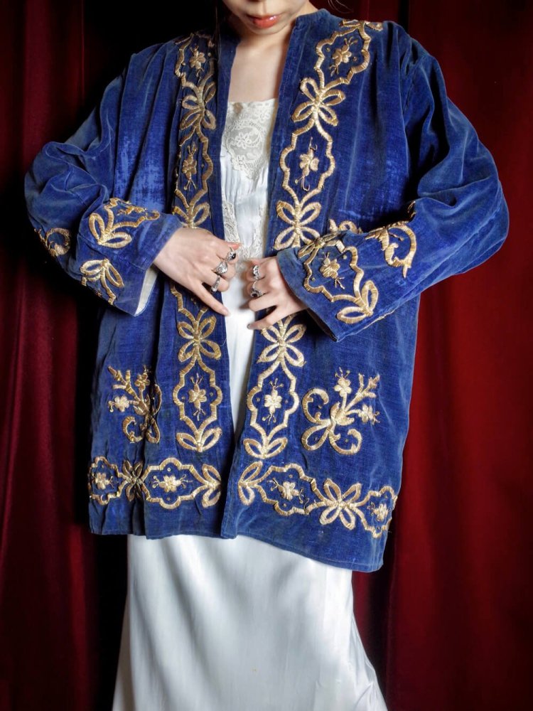 From Turkey c.1900~1910s Antique Embroidery Velvet Jacket