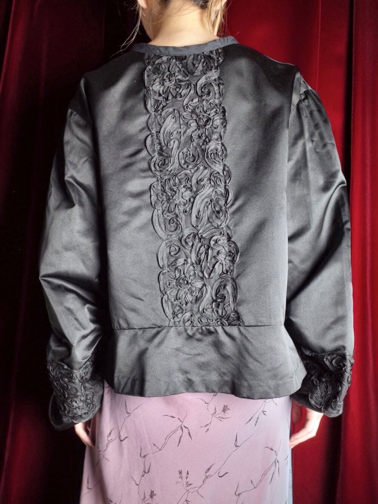 "China Buttons  Balloon Sleeves" Code Embroidery Shirt Jacket