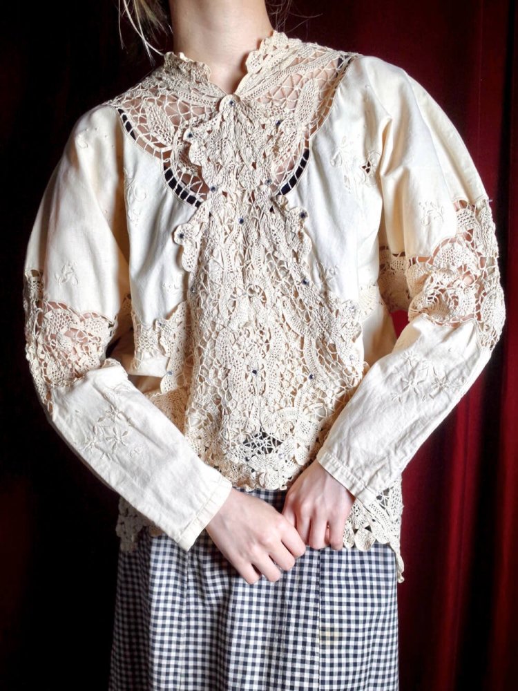 Beautiful Lace Embroidery Pullover Blouse