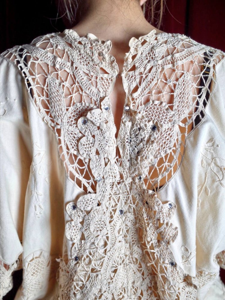 Beautiful Lace Embroidery Pullover Blouse