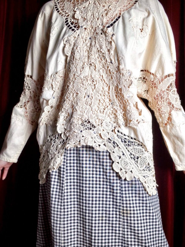 Beautiful Lace Embroidery Pullover Blouse