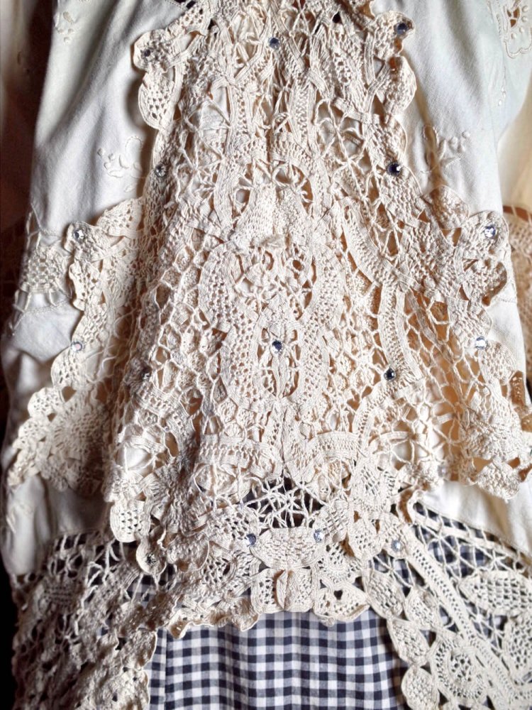 Beautiful Lace Embroidery Pullover Blouse