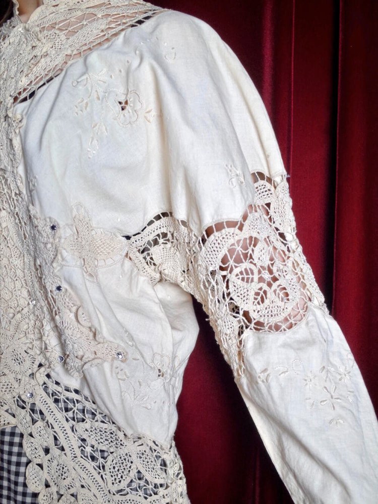 Beautiful Lace Embroidery Pullover Blouse