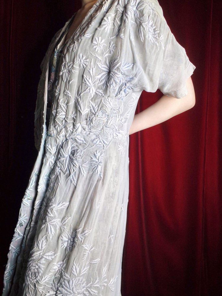 c.1920s Antique Beautiful Embroidery Gown