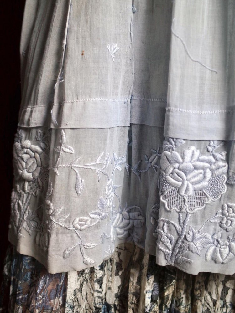 c.1920s Antique Beautiful Embroidery Gown