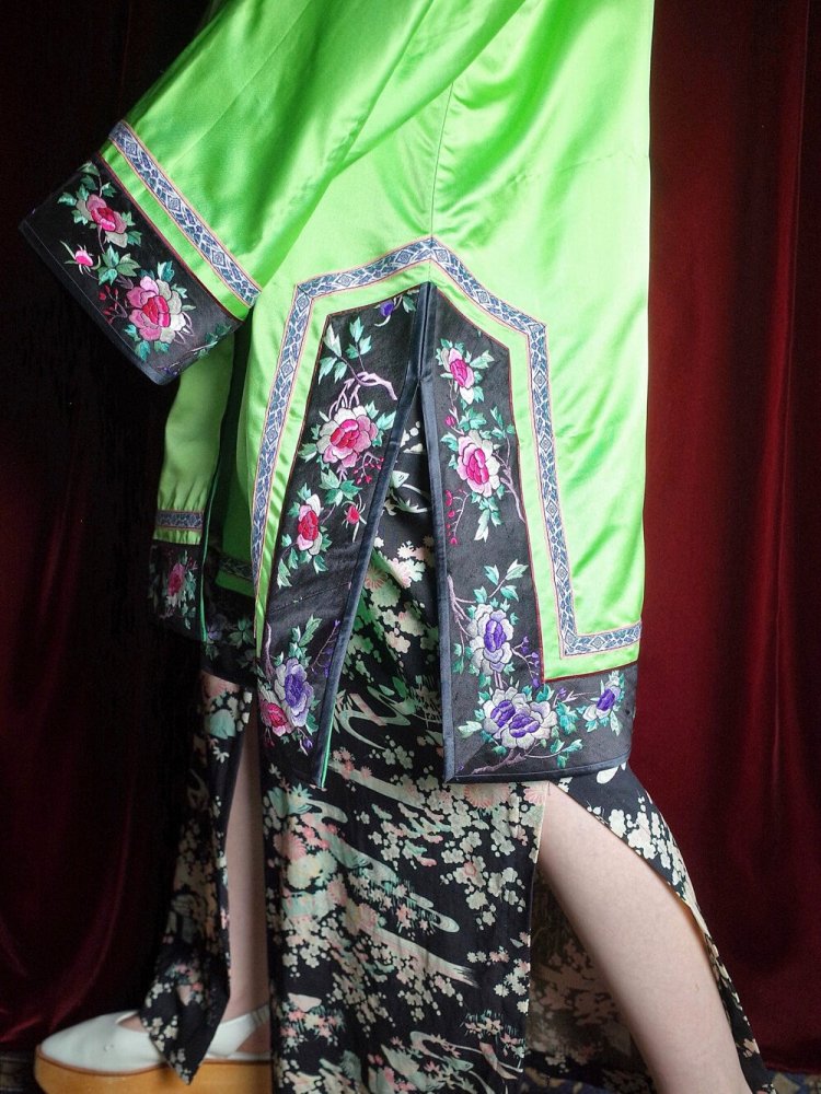 c.1960s Brilliant Green Silk Embroidery China Gown