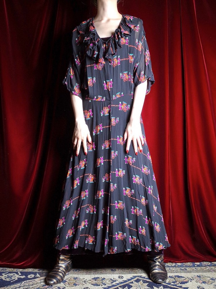 Oriental People Pattern Sheer Front Open Dress / Gown