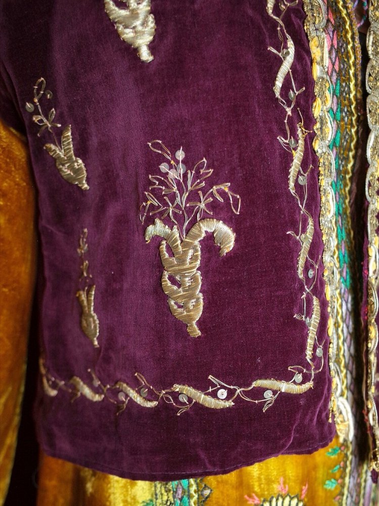 "From Turkey" c.1900~1910s Antique Embroidery Wine Velvet Vest