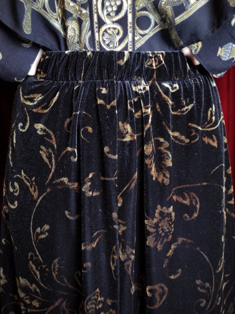 Arabesque Velvet Skirt