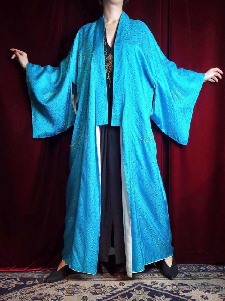 c.1950s "Dragon Embroidery & Jacquard Fabric" Kimono Gown