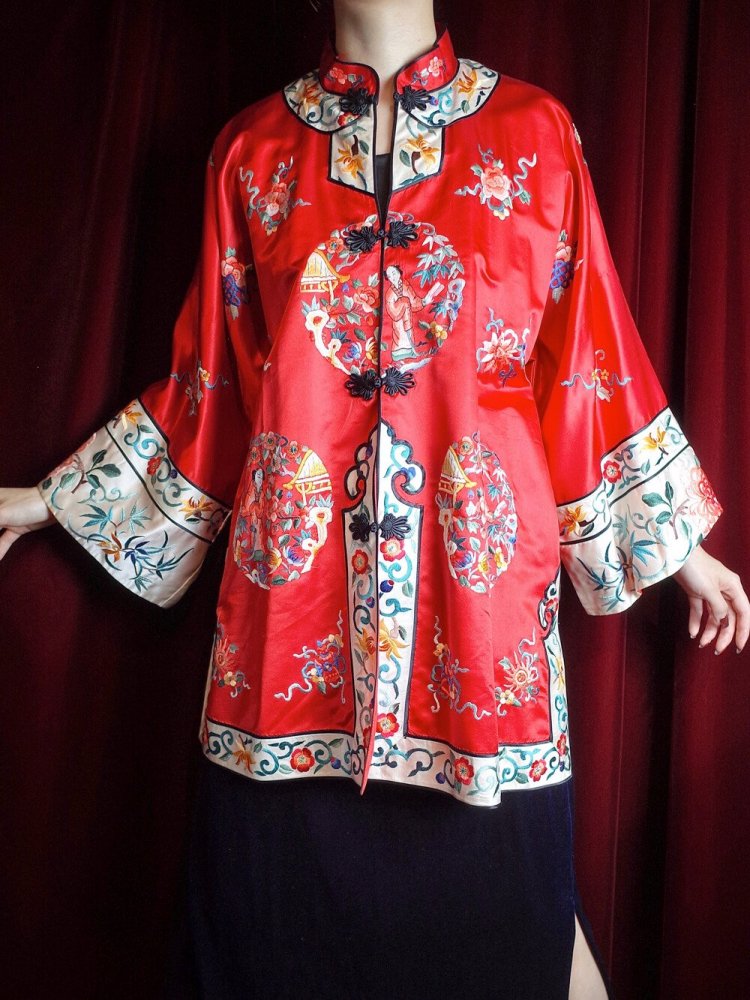 People Embroidery China Gown