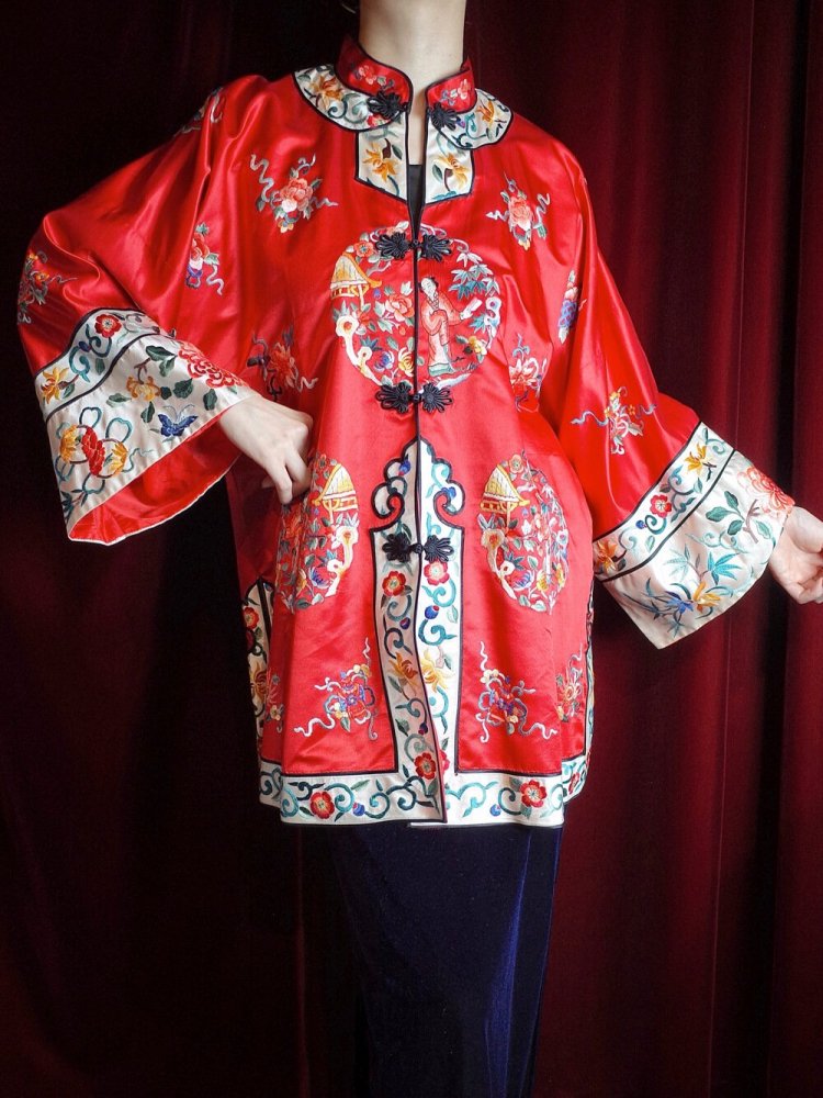 People Embroidery China Gown