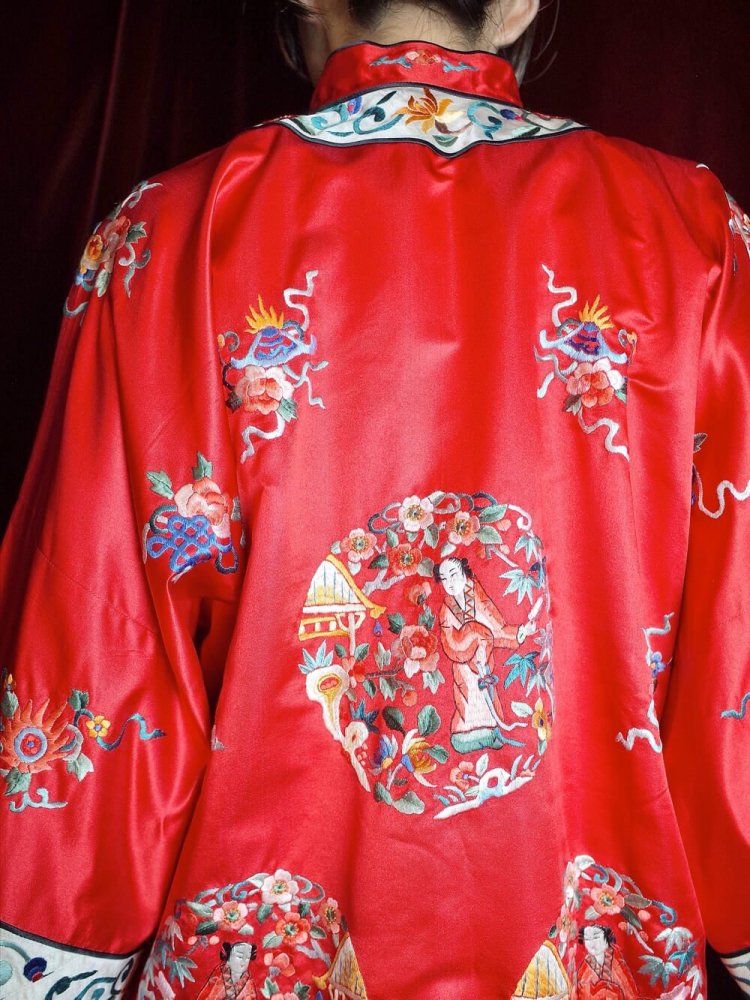 People Embroidery China Gown