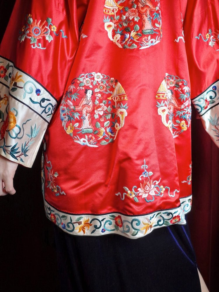 People Embroidery China Gown