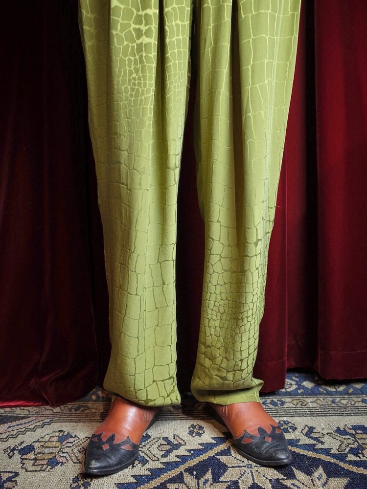 Crocodile Pattern Silk Tuck Pants