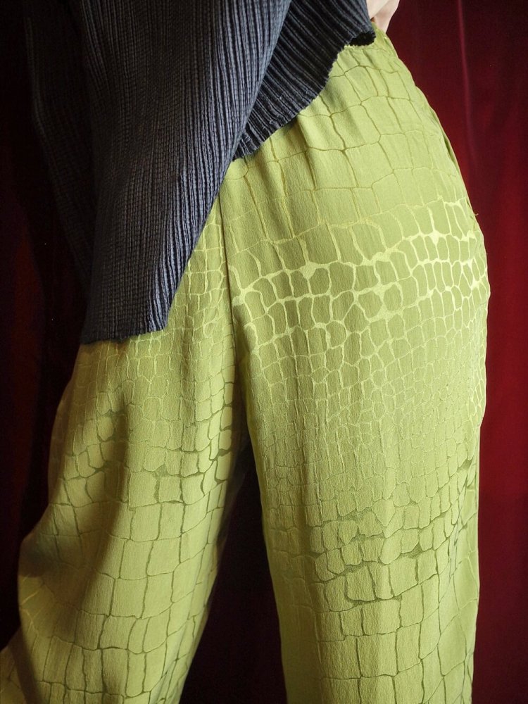 Crocodile Pattern Silk Tuck Pants