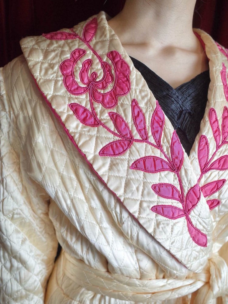 c.1940s Embroidery Quilting Gown