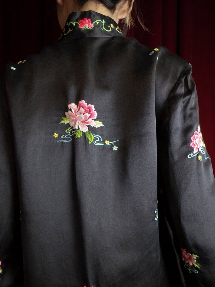 ζ˱ Embroidery Black China Jacket