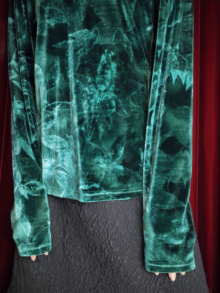 Beautiful Green Flower Velvet Cut & Sewn