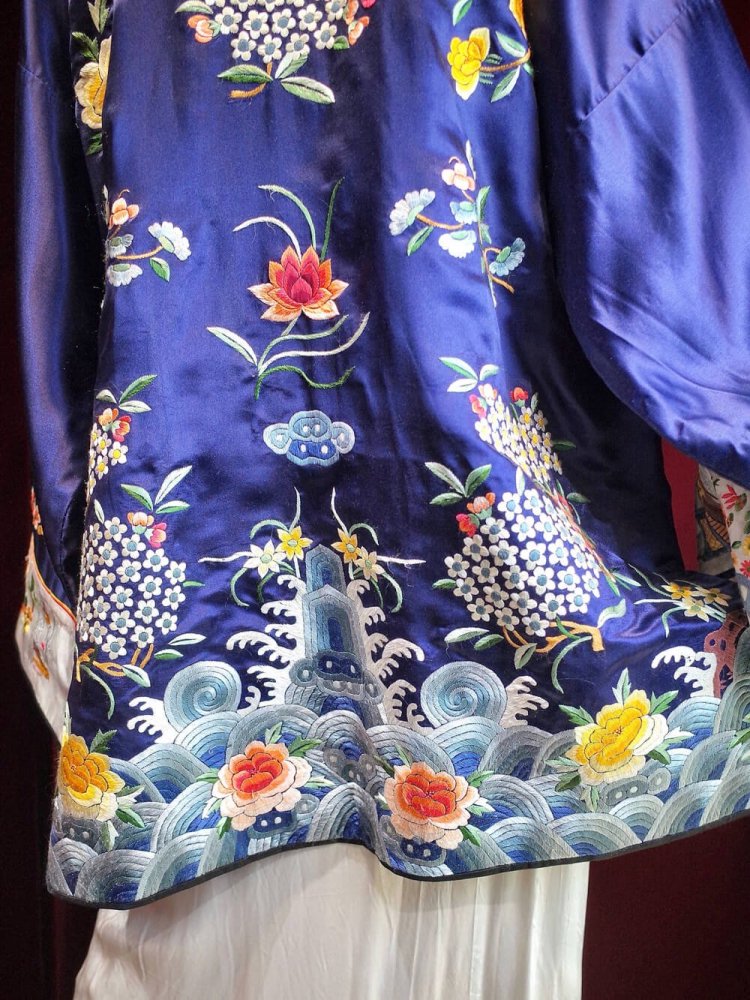 Flower Embroidery Navy Silk China Gown