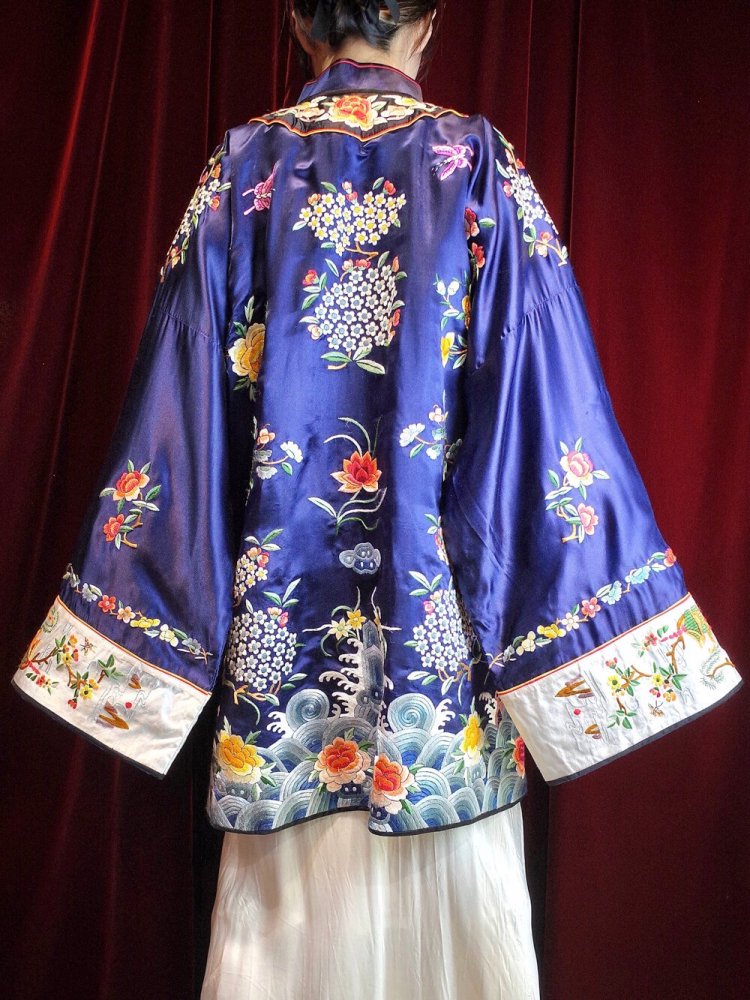 Flower Embroidery Navy Silk China Gown