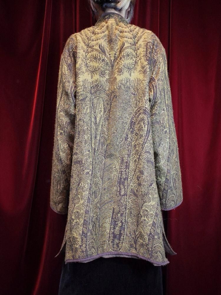 Paisley Jacquard Embroidery China Buttons Coat