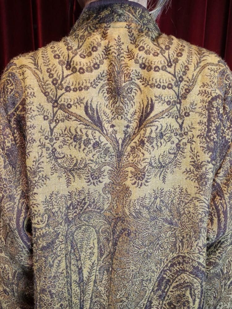 Paisley Jacquard Embroidery China Buttons Coat