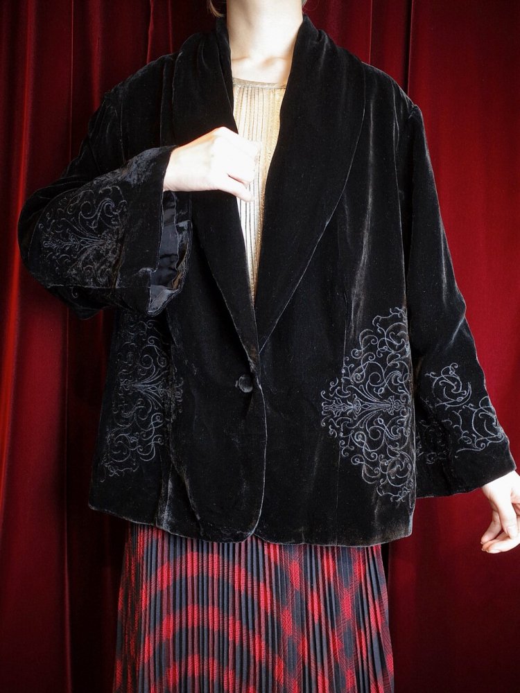 Black Silk Velvet Embroidery Jacket