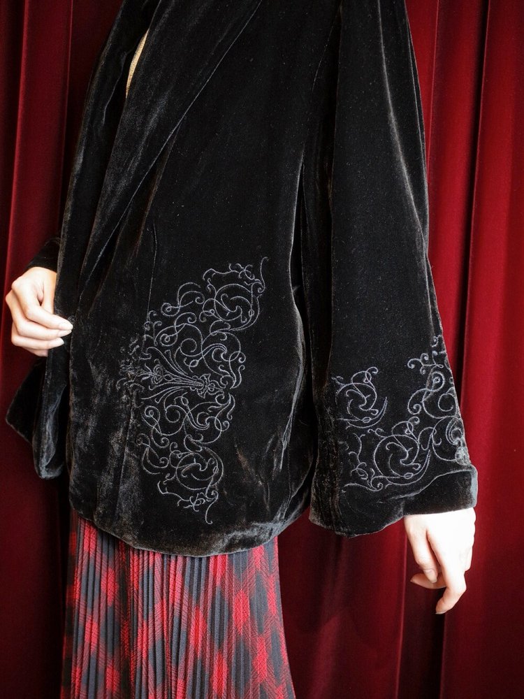 Black Silk Velvet Embroidery Jacket