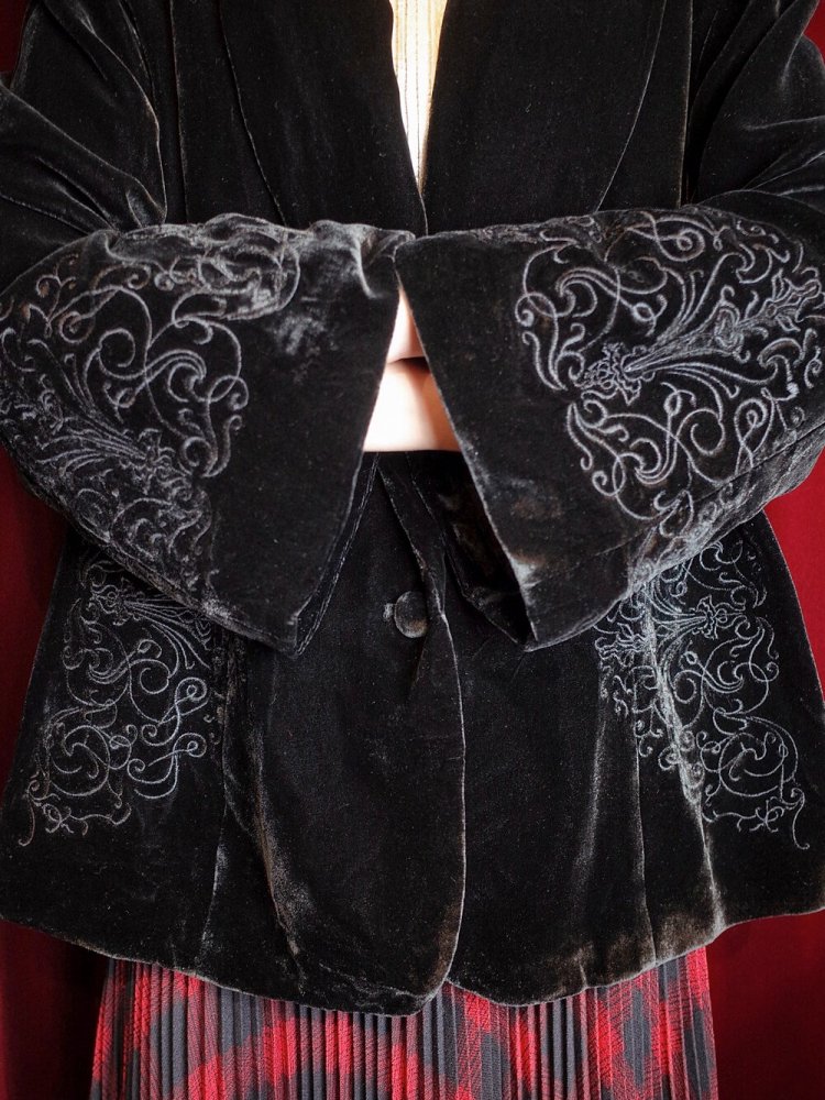 Black Silk Velvet Embroidery Jacket