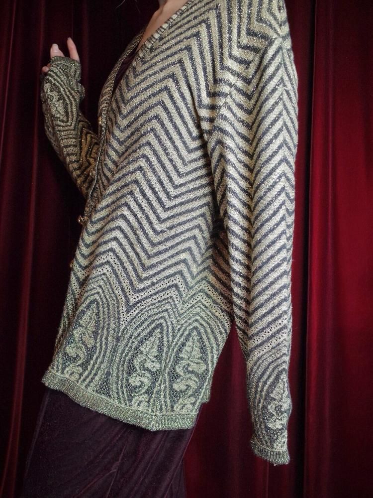 Zigzag  Arabesque Glitter Gold Black Cardigan