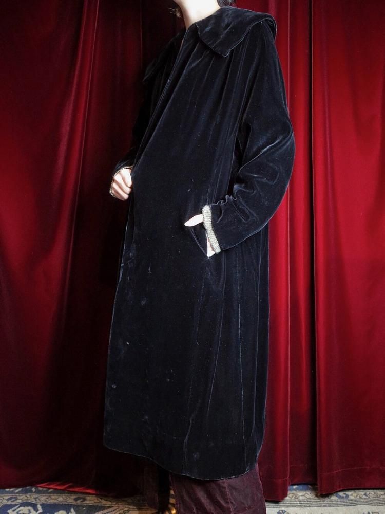 Black Velvet Big Collar Gown Coat